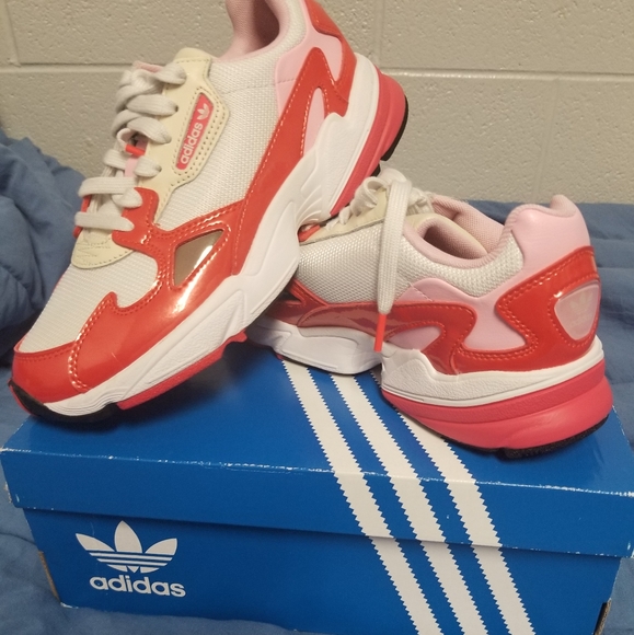 Adidas Falcon training sneakers - Picture 1 of 3